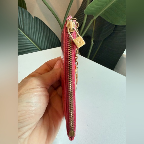 Louis Vuitton ‘Monogram Vernis Pochette Clés’ - Picture 6 of 9